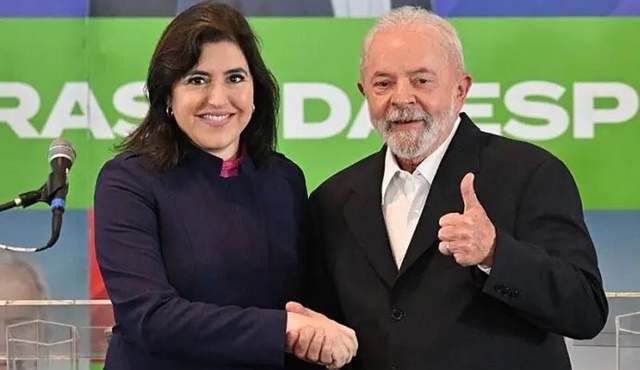 Lula se reúne com Simone Tebet para definir qual ministério a senadora ocupará