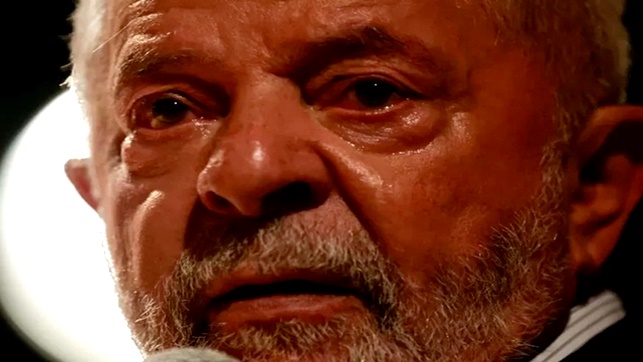 Lula deseja Feliz Natal ao país e lembra que muitas famílias não terão o que comemorar por causa da fome