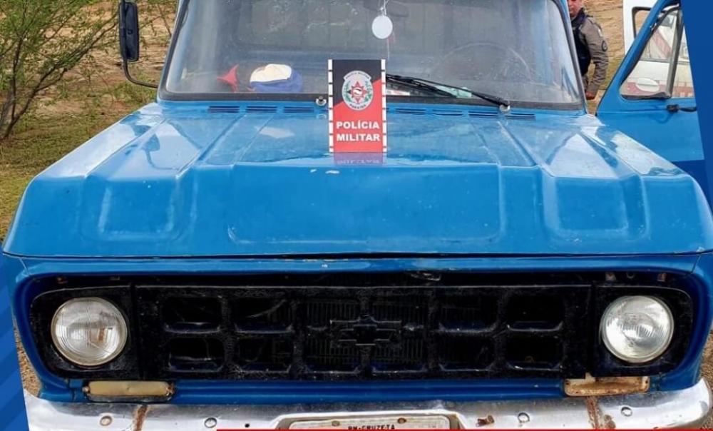 Polícia Militar apreende veículo utilizado em roubo em São José do Bonfim
