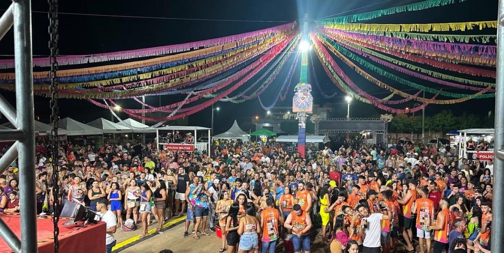 Primeira noite de Bonfim Folia é sucesso de organização e público.